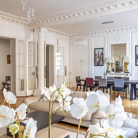 Prestigious Trocadero Paris